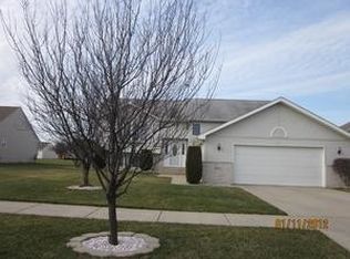 8516 Pierce Pl, Merrillville, IN 46410