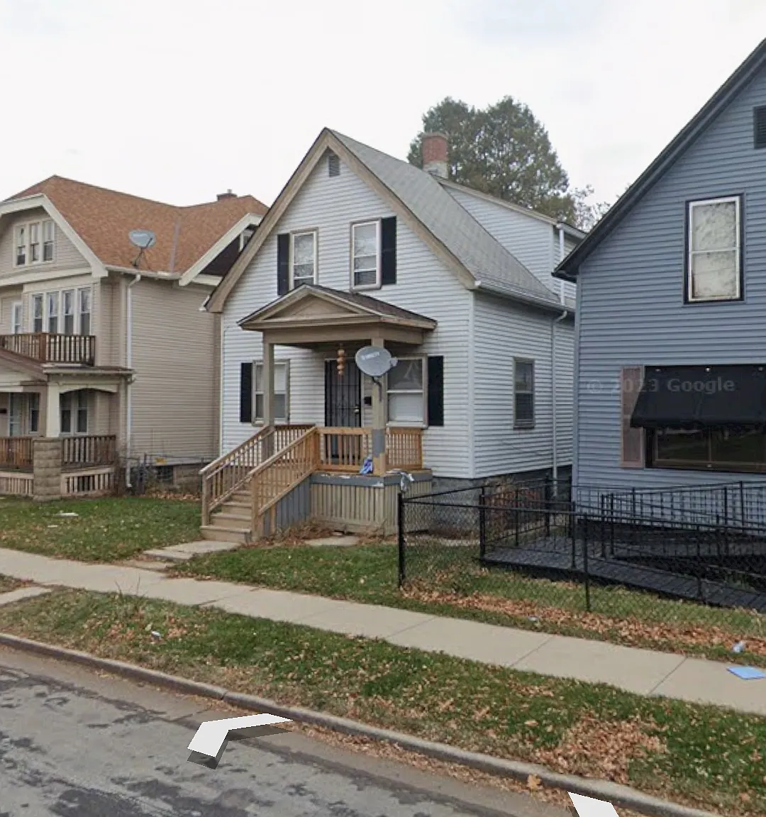 4 bed, $1,800 — Photo 2
