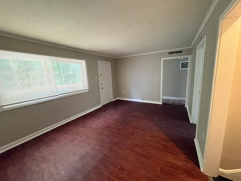 108 Hoyt Ln #108 — Photo 4