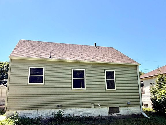 3rd image of 713 N Tyler Ave