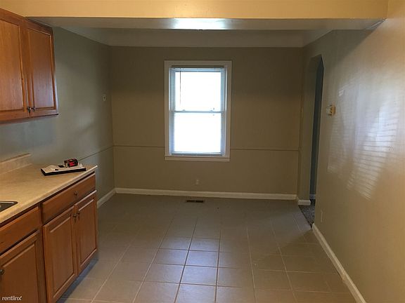 Kitchen & Dining 17'x9'