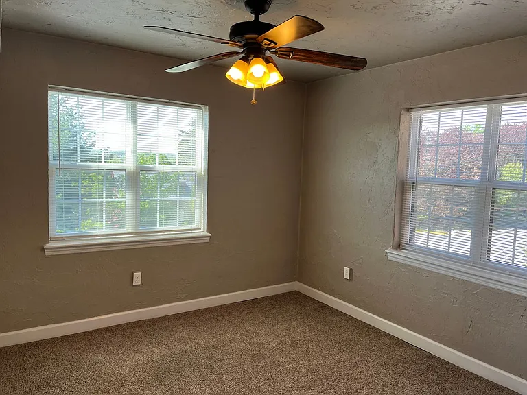 Elm Terrace Apartments — Photo 39