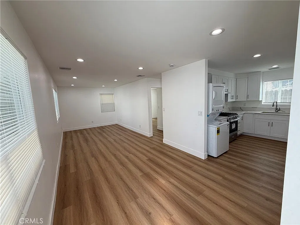 3 bed, 1200 sqft, $4,250 — Photo 2