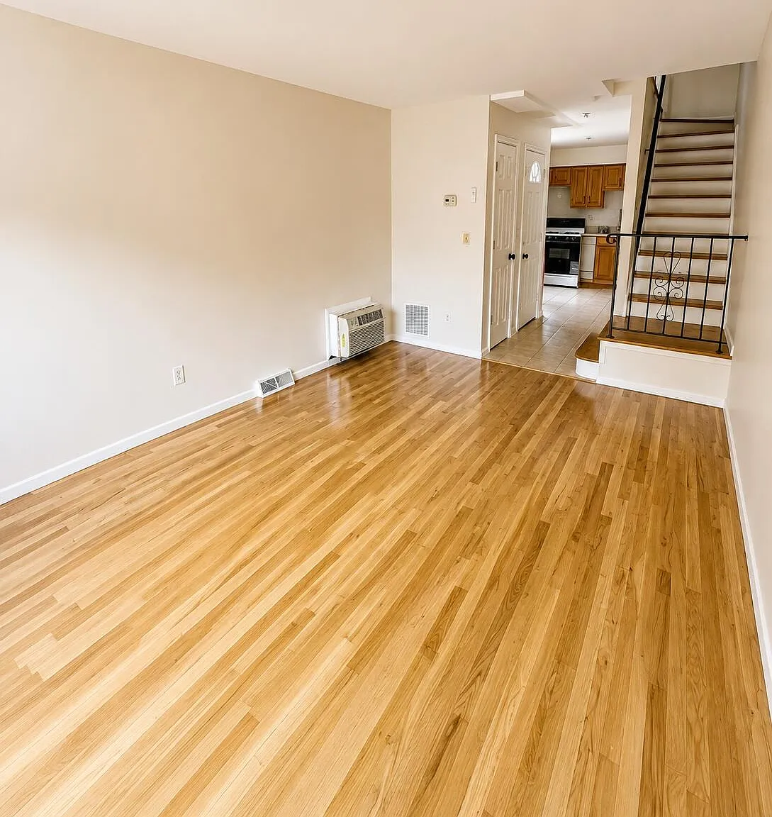 2 bed, 1.0 bath, 750 sqft, $2,500 — Photo 3