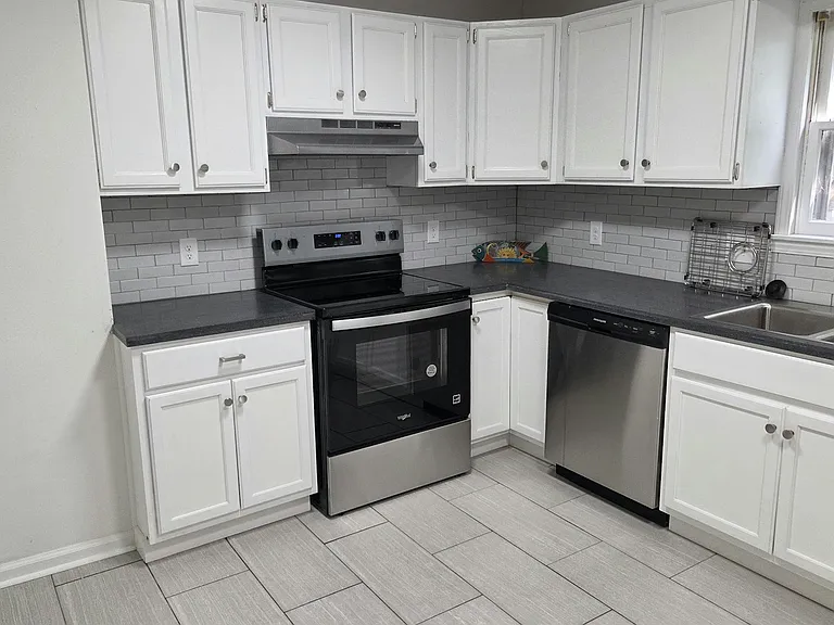 506 W Catalpa St — Photo 2