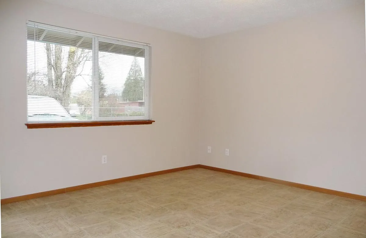 3405 Stoll Rd SE — Photo 4