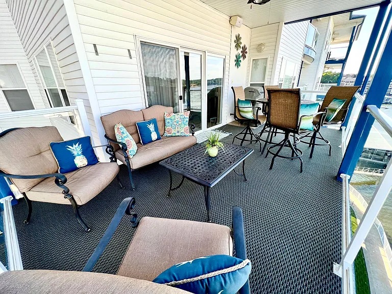 Upper Monarch Cove Dr — Photo 16