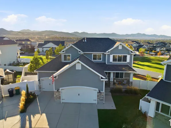 1034 W Molly Pitcher Cir, Bluffdale, UT 84065