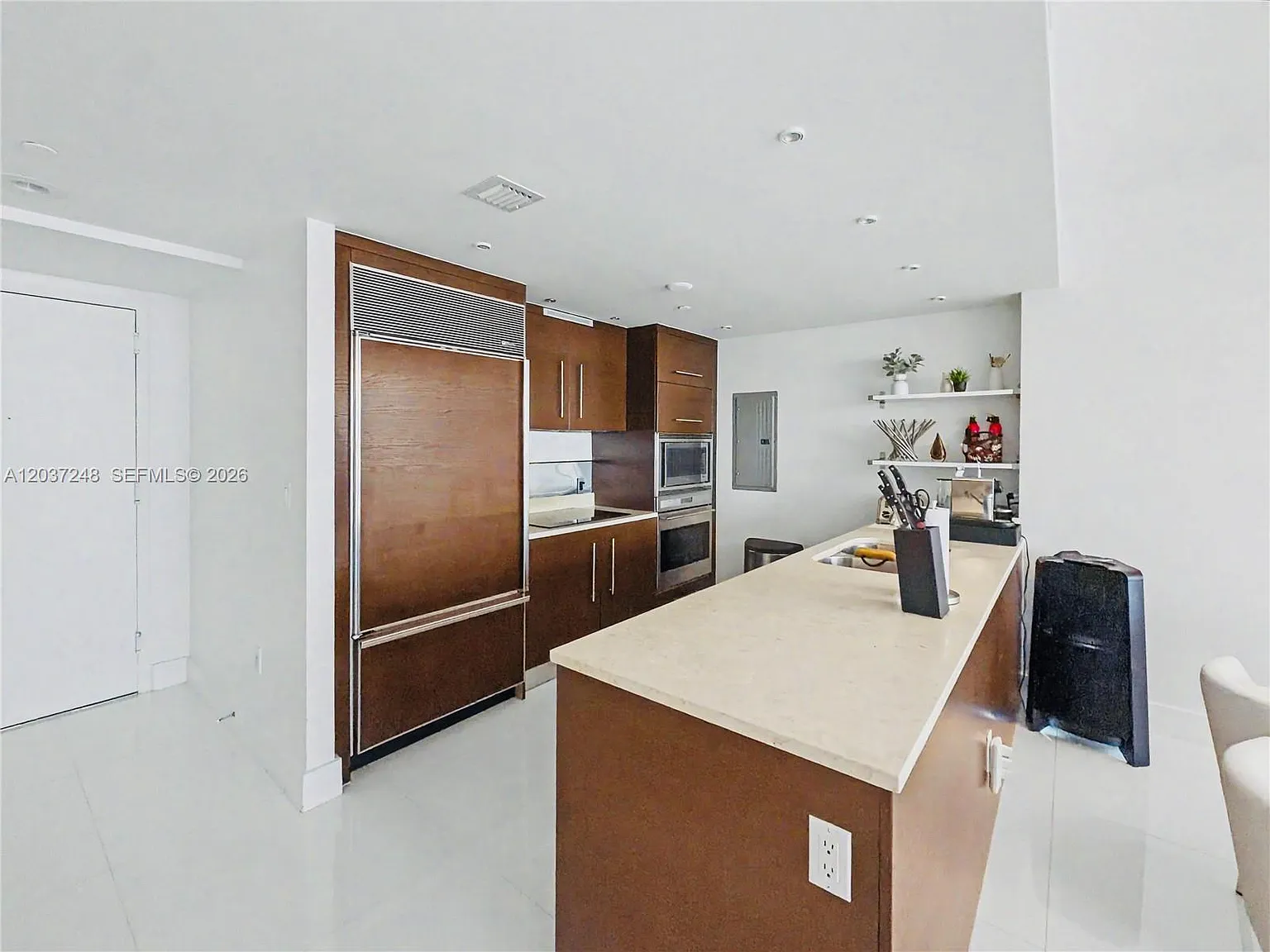 Iconbrickell Condo No 1 — Photo 4