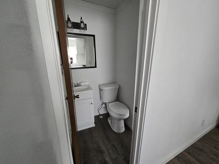 1314 S B St — Photo 7