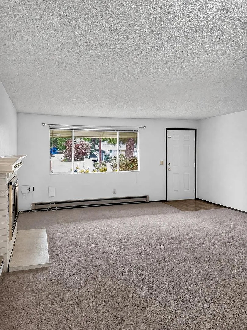 3 Bedroom Single Level Home in Lynnwood — Photo 1