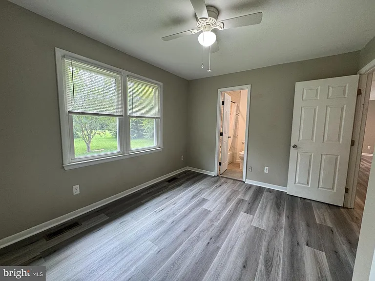 5077 Macnamara Dr — Photo 10