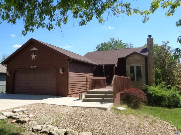 3336 SE Meadowview Dr, Topeka, KS 66605