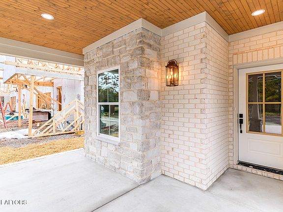 4th image of 107 Alpine Dr