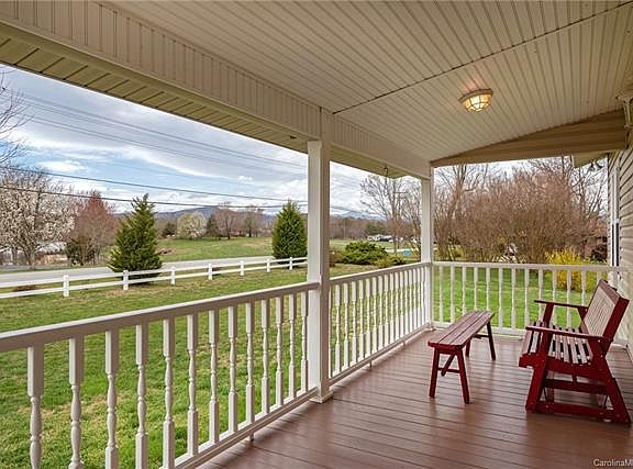4th image of 143 Banner Farm Rd