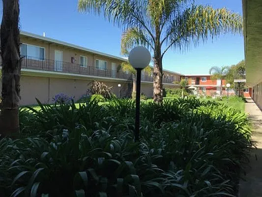 ALAMEDA PARK APARTMENTS — Photo 8