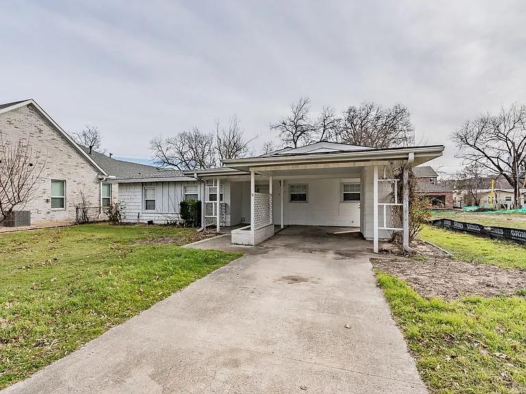 5805 Aton Ave — Photo 3
