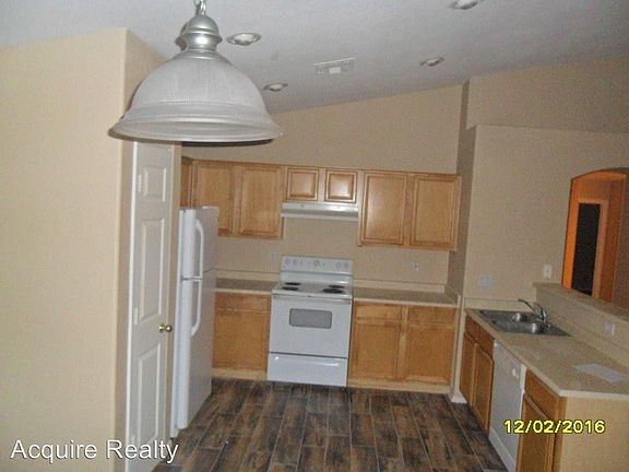 5th image of 15236 W Melvin St