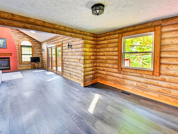 5th image of 4617 Newton Rd