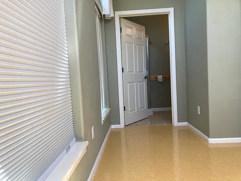 1095 W 7th Ave #9 — Photo 23