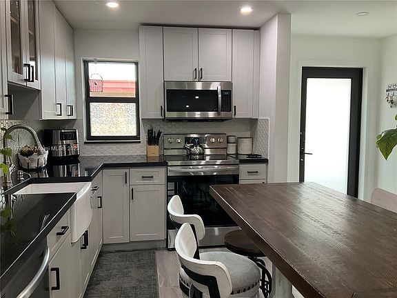 3rd image of 3800 Palm Ave APT 219