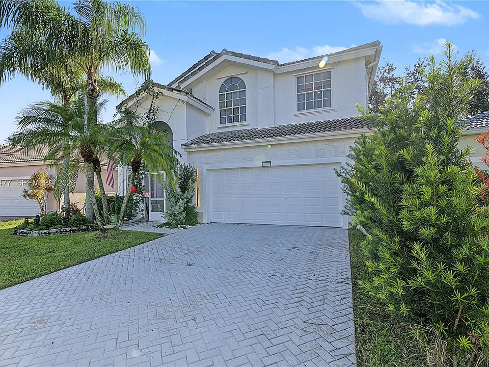 3694 Old Lighthouse Cir