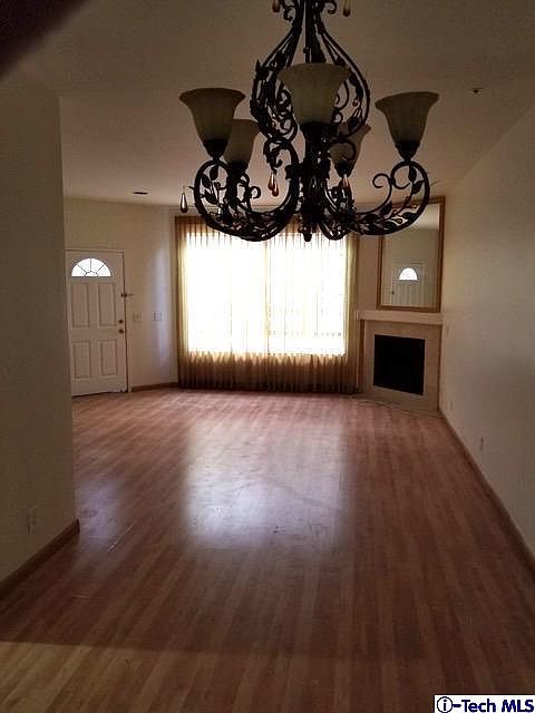 1st image of 18347 Saticoy St Unit 17