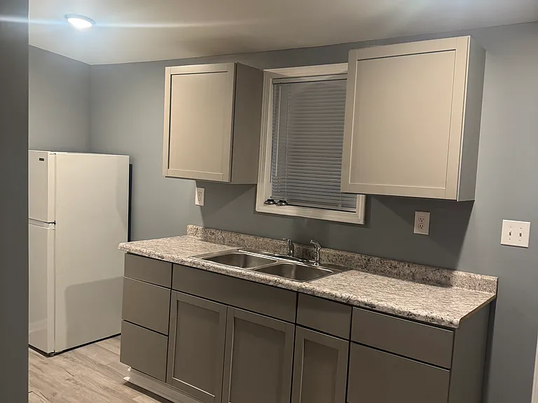 2425 Cedar St — Photo 6