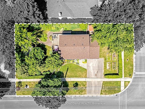 3rd image of 377 Delrex Blvd