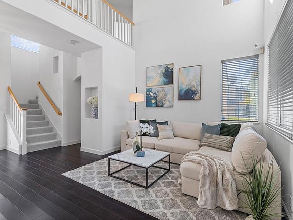 2nd image of 836 Las Palmas Way