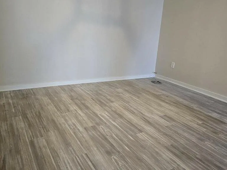 824 Forest Green Dr — Photo 2