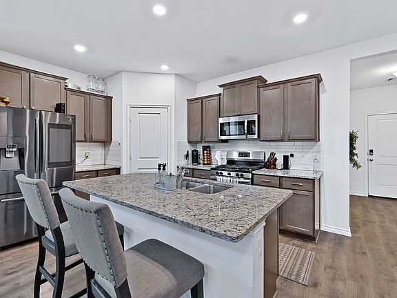 4th image of 717 Rawhide Way