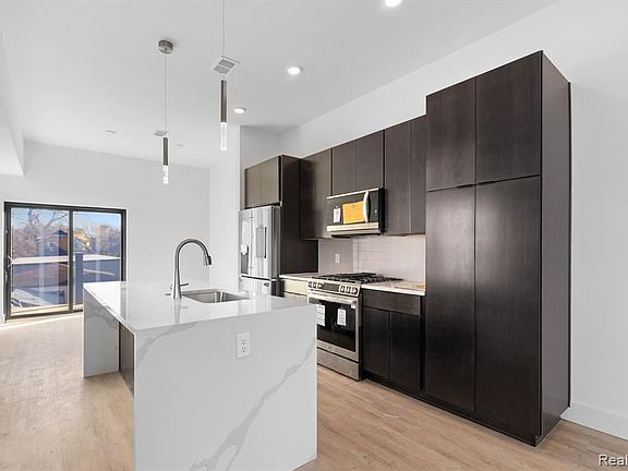 5th image of 1501 Pallister St #1
