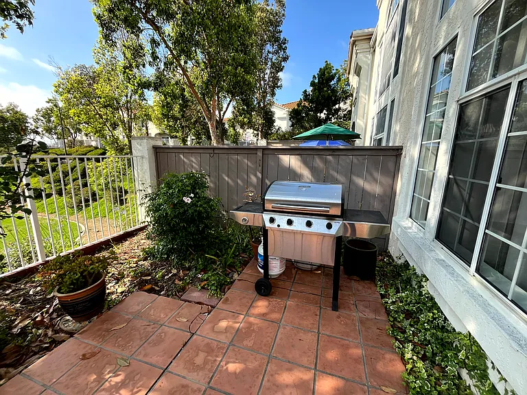 1888 Matin Cir — Photo 35