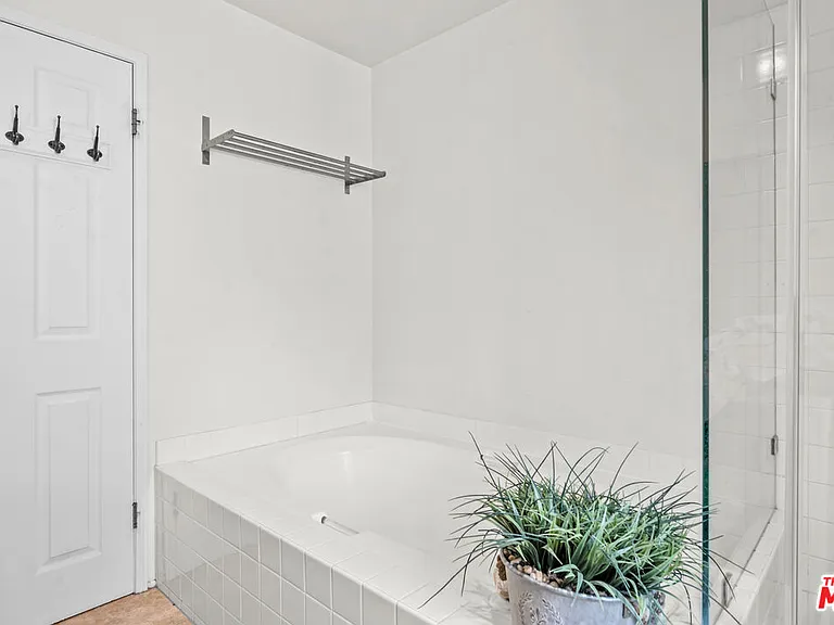 18639 Nathan Hill Dr #9 — Photo 34
