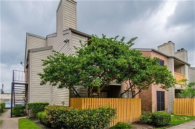 1st image of 16111 Aspenglenn Dr APT 305