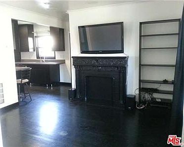 3rd image of 1253 N Genesee Ave
