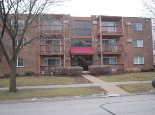 17528 71st Ave APT 2B, Tinley Park, IL 60477