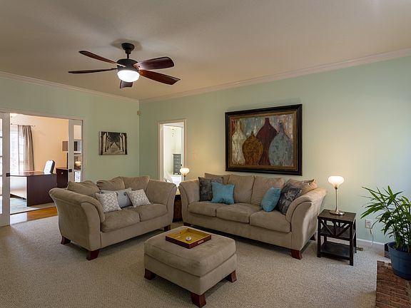 4th image of 215 Longwood Ln