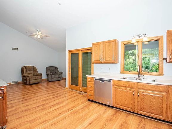 4th image of 278 W 16th St