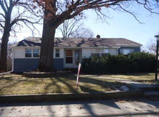 2950 12th Ave, Moline, IL 61265