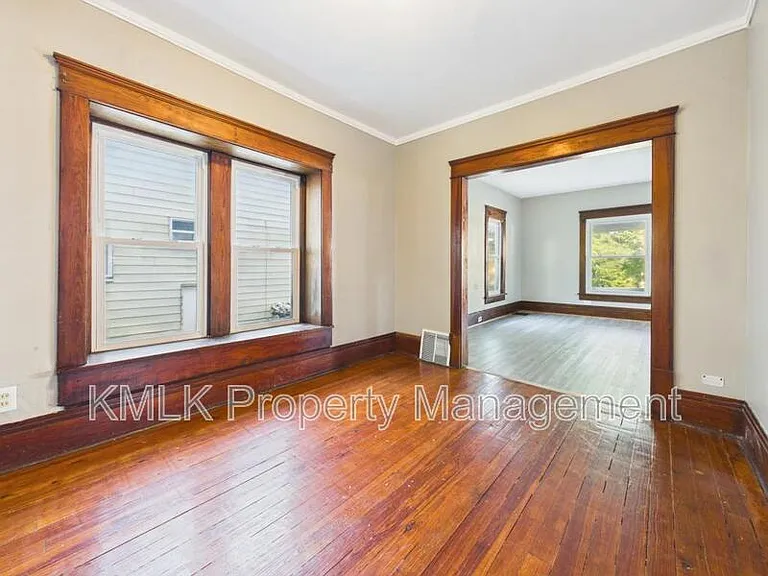 701 Kling St — Photo 10