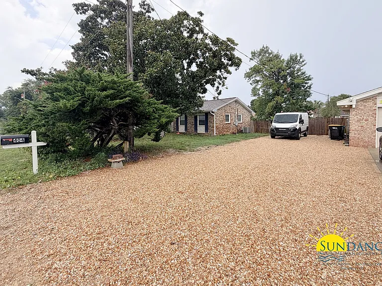 404 Lee Ln — Photo 38