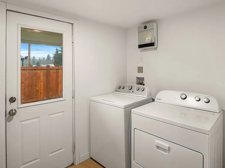 1015 Madison Ave #4 — Photo 8