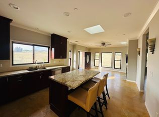 464 Sonoma Mountain Rd, Petaluma, CA 94954
