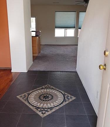 3rd image of 960 Pinzon St NW