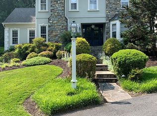 3008 S Erin Dr, Oakton, VA 22124