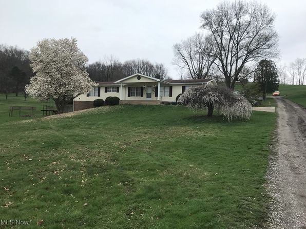7680 Waynesburg Dr SE, Waynesburg, OH 44688