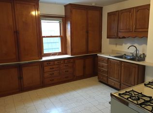 3662 S Ahmedi Ave, Saint Francis, WI 53235