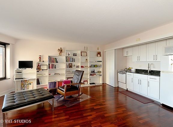 5th image of 3100 N Lake Shore Dr APT 1012